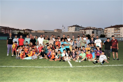CAMİLERİN YARIŞTIĞI FUTBOL TURNUVASINDA ŞAMPİYON ASTARLIZADE CAMİİ OLDU