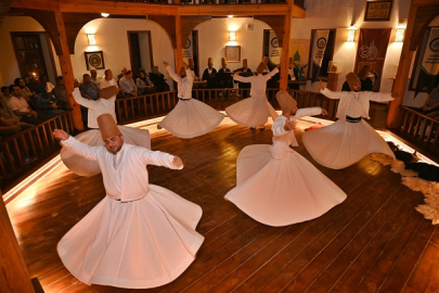 MEVLANA VUSLATIN 750. YILDÖNÜMÜNDE ÇAKÜ'DE ANILDI