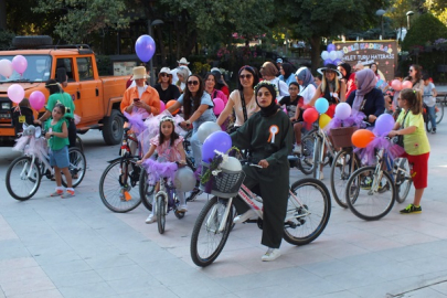 KADIN SOKAĞA ÇIKARSA DÜNYA DEĞİŞİR