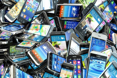 KULLANILMAYAN CEP TELEFONLARI ÇÖPE Mİ GİDİYOR