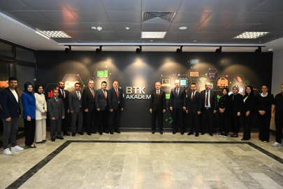 BTK AKADEMİ SİBER VATAN İÇİN HEM EĞİTİYOR HEM İSTİHDAM SAĞLIYOR