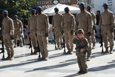 JANDARMA KOMANDO VE JAK TİMLERİNİN GÖSTERİLERİ NEFES KESTİ