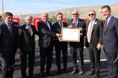 KEŞİŞ DAĞLARINDAKİ ATATÜRK PORTRESİNİN YENİLENMESİNDE KAPTAN MUSTAFA CAN İMZASI