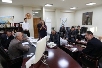 MERHUM TERZİ SATILMIŞ ÇELİK'İN TAKIM ELBİSE KOLLEKSİYONU ENGELLİ GENÇLERE EMANET