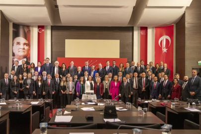 GENEL BAŞKAN ÖZGÜR ÖZEL CHP'NİN YENİ A TAKIMINI AÇIKLADI