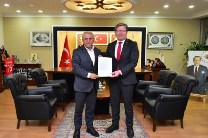 İL ÖZEL İDARE GENEL SEKRETERİ YÜKSEL ÇELİK SANCAKTEPE BELEDİYE BAŞKANLIĞI İÇİN ADAY ADAYI OLDU