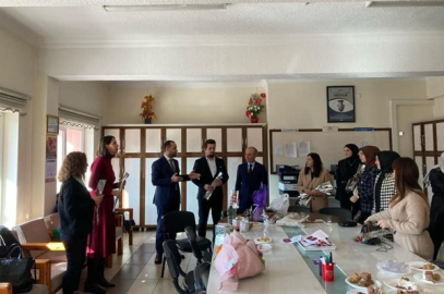 AK PARTİ TEŞKİLATI 24 KASIM ÖĞRETMENLER GÜNÜNÜ KUTLADI