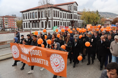 KADINA YÖNELİK ŞİDDETE KARŞI FARKINDALIK YÜRÜYÜŞÜ DÜZENLENDİ