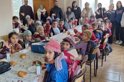 BİR YÜREKTE TEBESSÜM OL