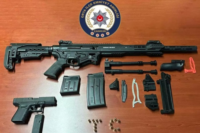 SOSYAL MEDYADAN VERDİKLERİ İLANLA SİLAH SATMAYA ÇALIŞAN 2 KİŞİ YAKALANDI