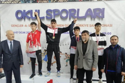 LİSELİ GENÇLERDEN GÜREŞ VE HALTERDE ÇANKIRI'YA 2 MADALYA