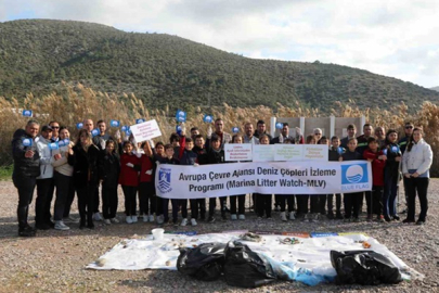 BÜYÜKLER KİRLETTİ ÇOCUKLAR TEMİZLEDİ