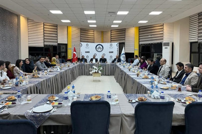 REKTÖR ÇİFTÇİ SAĞLIK ÇALIŞANLARIYLA İFTARDA BİR ARAYA GELDİ