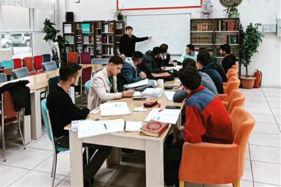 ÇANKIRI MÜFTÜLÜĞÜ'NDEN ÇAKÜ'LÜ ÖĞRENCİLERE ARAPÇA DERSLERİ