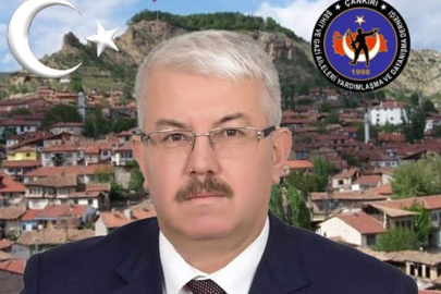 SONSUZLUK YOLCUSUNUN KEFENİ BAYRAK OLUR