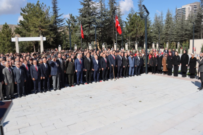 109. YILDÖNÜMÜNDE 18 MART ÇANAKKALE ZAFERİ VE ŞEHİTLERİMİZ DUALARLA YAD EDİLDİ