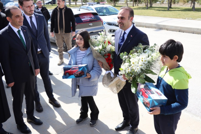 SANAYİ VE TEKNOLOJİ BAKANI FATİH KACIR İLE İLK TÜRK ASTRONOT ALPER GEZERAVCI ÇAKÜLÜLERLE BİR ARAYA GELDİ