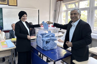 ADAYLAR OYLARINI EŞLERİ İLE BİRLİKTE KULLANDILAR