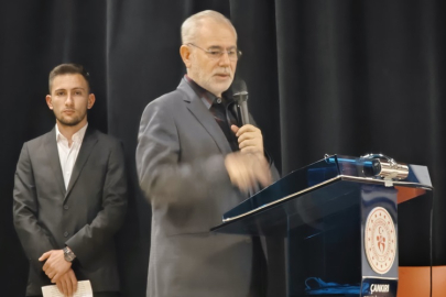 AYASOFYA VE FATİHİ ANLAMAK KONULU KONFERANS GERÇEKLEŞTİRİLDİ