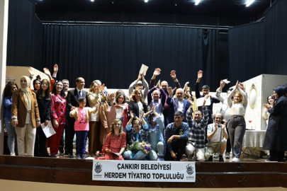 BELEDİYE HERDEM TİYATRO TOPLULUĞU ÇITAYI YÜKSELTİYOR