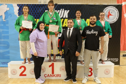 AZRA ÖZKAN TÜRKİYE ŞAMPİYONU