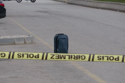 ŞÜPHELİ ÇANTA FÜNYE İLE PATLATILDI İÇİNDEN NARGİLE TAKIMI ÇIKTI