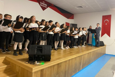 2000'Lİ YILLARIN ADAM OLACAK ÇOCUKLARI SAHNEYE ÇIKTI