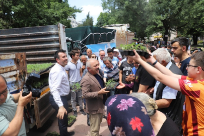 ATA TOHUMLARINDAN ÇOĞALTILAN FİDELER VATANDAŞA DAĞITILDI