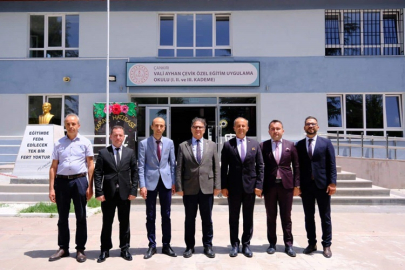 ÖZEL ÖĞRENCİLER KARNELERİNİ GENEL MÜDÜRÜN ELİNDEN ALDILAR