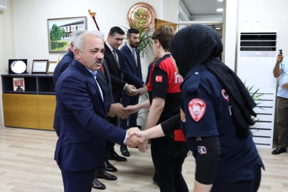 ÇANKIRI BELEDİYESİ'NDE BAYRAMLAŞMA YOĞUN GEÇTİ