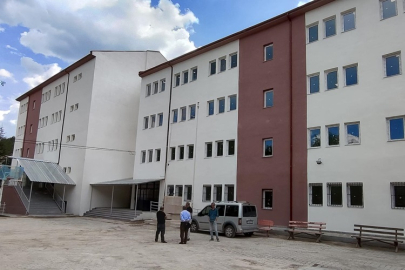 BAYRAMÖREN NEVZAT AYAZ İLK VE ORTA OKULU ONARIM ÇALIŞMALARI TAMAMLANDI