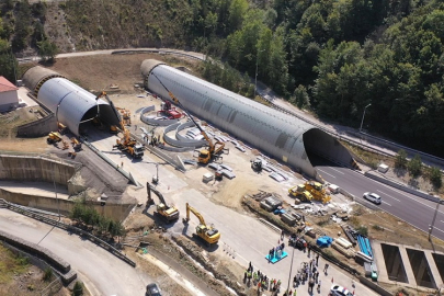 BAKAN URALOĞLU’NDAN MÜJDE: "BOLU DAĞI TÜNELİ'NDEKİ ÇALIŞMALAR 10 GÜN ERKEN BİTECEK"
