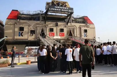 YÜZEN OKULDA İLK DERS ZİLİ ÇALDI