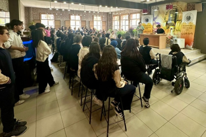 SELAHATTİN İNAL GÜZEL SANATLAR LİSESİ'NDE CAM SANATI ATÖLYESİ