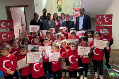ANAOKULU ÖĞRENCİLERİNDEN BAYRAK SERGİSİ