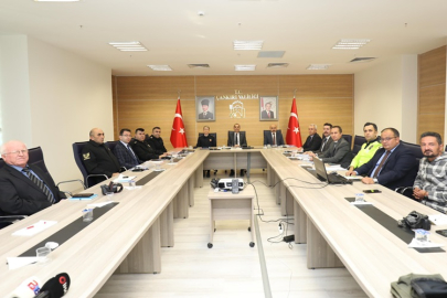 VALİ TAŞOLAR ASAYİŞ BİLGİLENDİRME TOPLANTISINDA ÇOK ÖNEMLİ KONULARA DEĞİNDİ