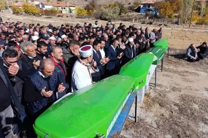 HURDAYA DÖNEN OTOMOBİL AYNI AİLEDEN 4 KİŞİYE MEZAR OLDU