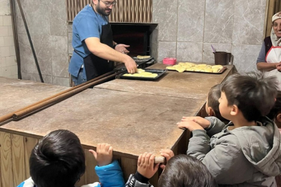 ANAOKULU ÖĞRENCİLERİNDEN BÜYÜKLERE ELDİVAN ÇÖREĞİ İKRAMI