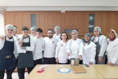 KUZİNENİN SON ŞEFLERİ İLE ÇALIŞMAYA DEVAM