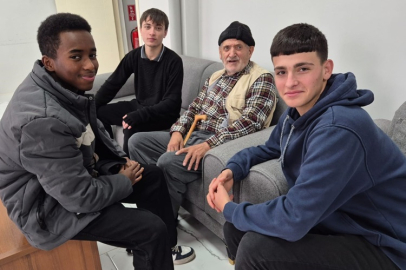 FATİH SULTAN MEHMET ANADOLU İMAM HATİP LİSESİ ÖĞRENCİLERİNDEN ANLAMLI ZİYARET