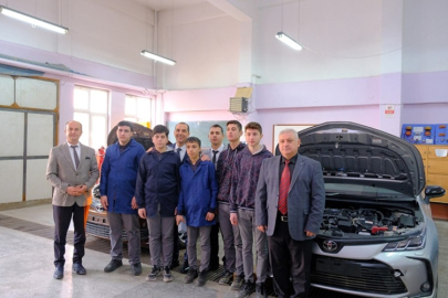 VALİ TAŞOLAR MESLEK LİSESİ'Nİ ZİYARET ETTİ