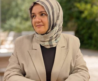 BİR ÜLKÜNÜN PEŞİNDE