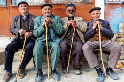 YÜKSELEN YAŞLI NÜFUSUNDA % 18 İLE TÜRKİYE ÜÇÜNCÜSÜ OLDUK