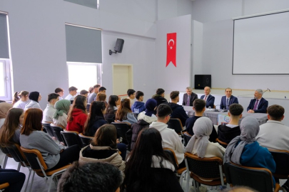 VALİ TAŞOLAR, GAZİ MESLEKİ VE TEKNİK ANADOLU LİSESİ'Nİ ZİYARET ETTİ