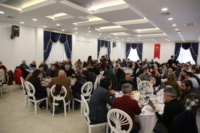 BAŞKAN ESEN ÇANKIRI'DA YÜZÜ AŞKIN GAZETECİ İLE BULUŞTU