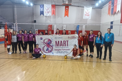 ÇANKIRI BELEDİYESİ KADINLAR GÜNÜNDE ÇİÇEK AÇTI