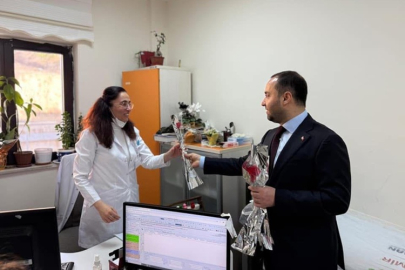 AK PARTİ İL BAŞKANI ERDOĞAN, SAĞLIK ÇALIŞANLARININ 14 MART TIP BAYRAMINI KUTLADI