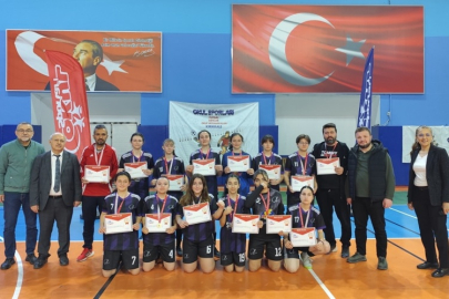 BÖLGE ŞAMPİYONU OLAN ÇANKIRI LİSESİ FUTSAL TAKIMI TÜRKİYE FİNALLERİNDE
