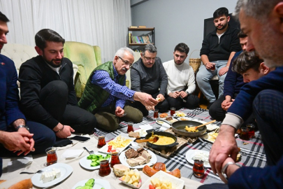 BAKAN URALOĞLU, ÜNİVERSİTELİ GENÇLERİN SAHUR SOFRASINA MİSAFİR OLDU