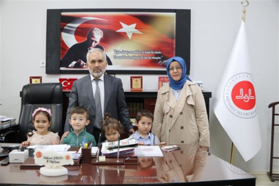 4-6 YAŞ KUR'AN KURSU ÖĞRENCİLERİ HARÇLIKLARINI GAZZE'YE BAĞIŞLADI